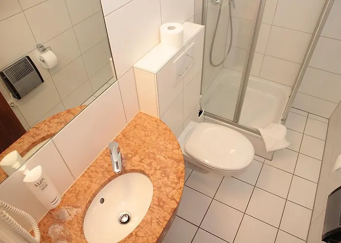 Hotell Adler Post 3*